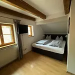 Fischerrosl בית הארחה 3*
